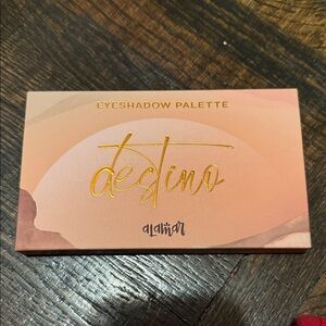 Alamar Destino Eyeshadow Palette - Peach and Gold